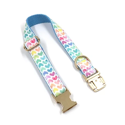 Pet collar provides emergency contact information